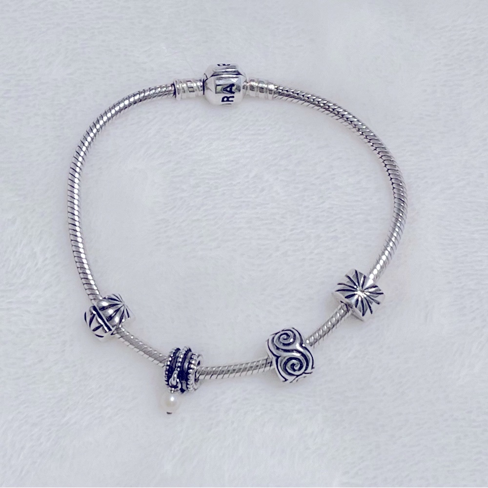 💕 Pandora Bracelet with Charms and Clips